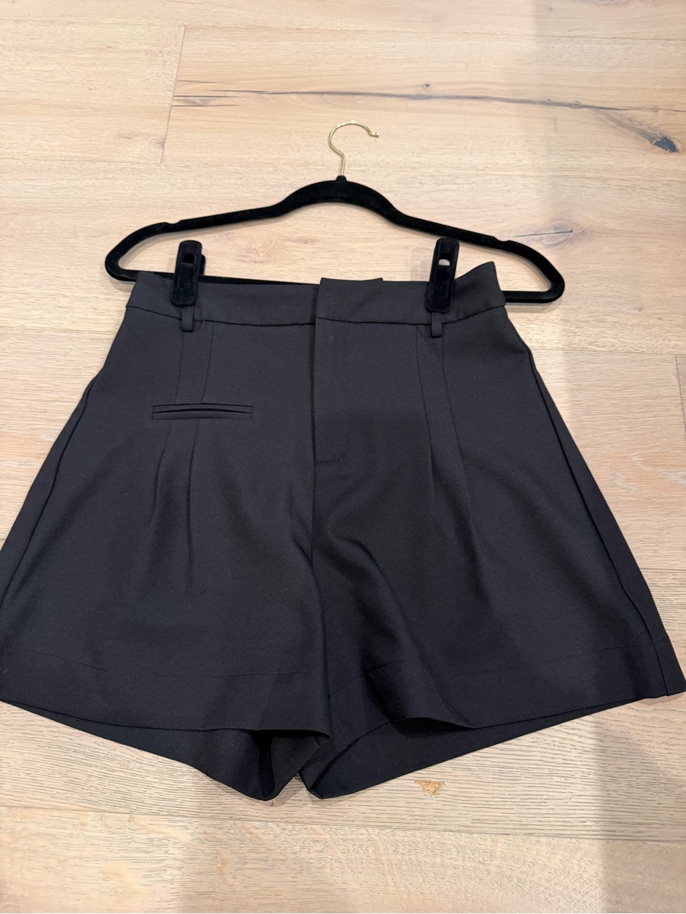 Commense size medium Black Tailored Women's Shorts